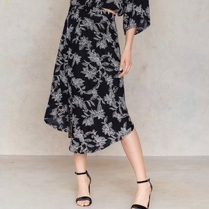 AMUSE SOCIETY Black & White Floral MIDI Skirt